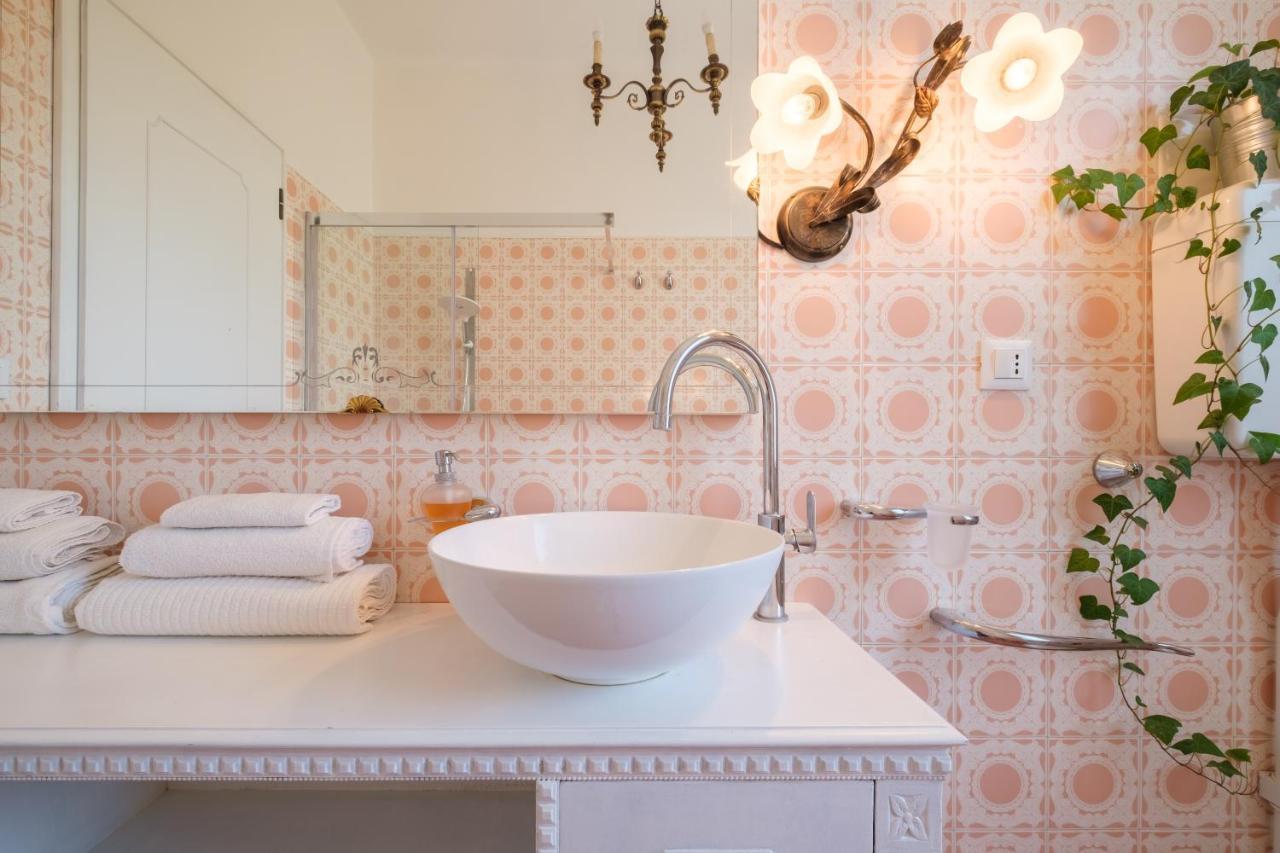 Fabula Rooms 3 Suites With Private Bathroom Bologna Exterior photo